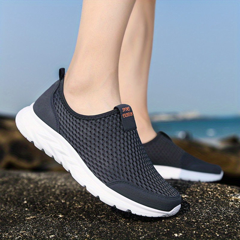 mens casual breathable lightweight mesh slip on walking shoes casual outdoor anti skid sneakers driving shoes details 3